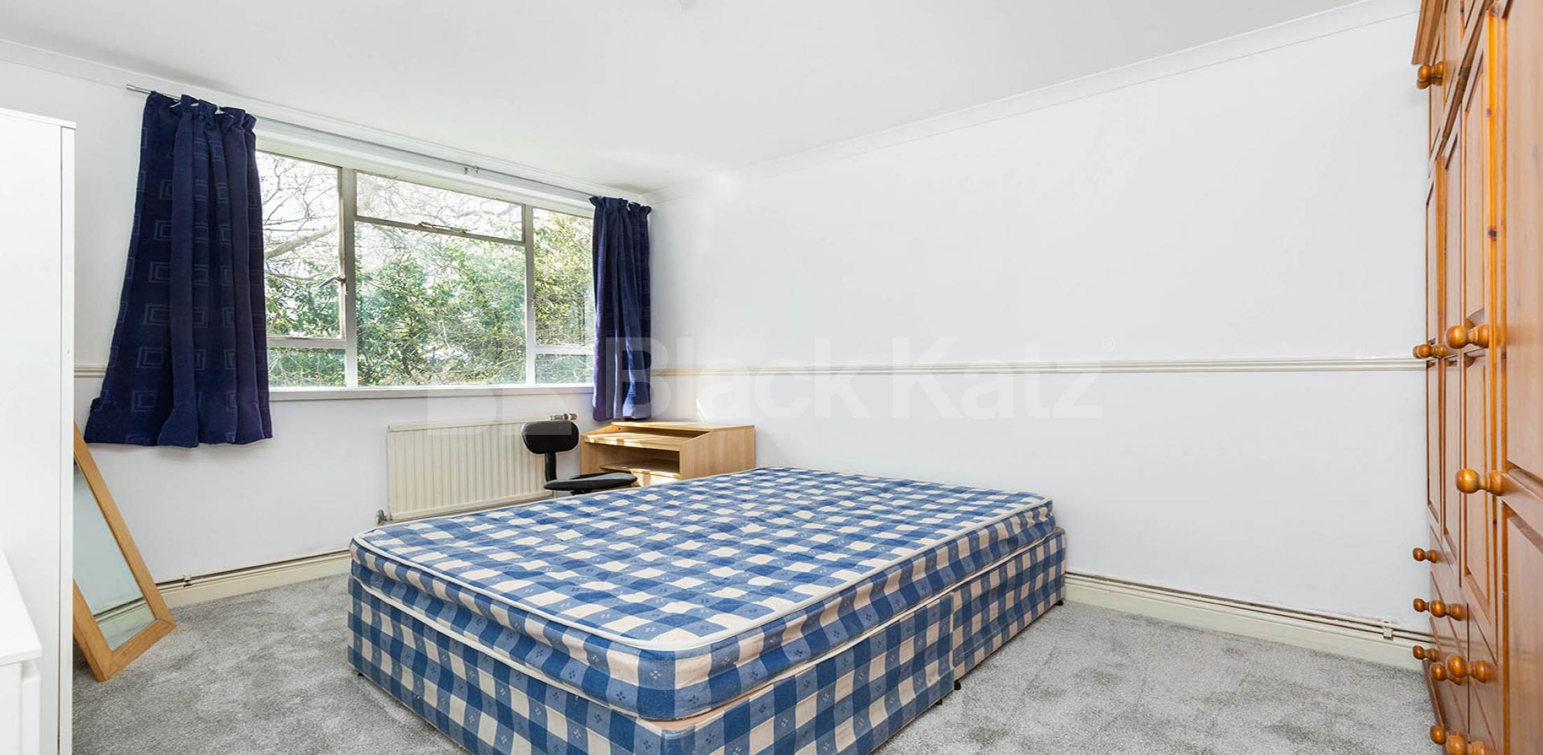 			GOOD FOR 2 SHARERS!, 2 Bedroom, 1 bath, 1 reception Apartment			 Cruikshank Street, KINGS CROSS / ISLINGTON